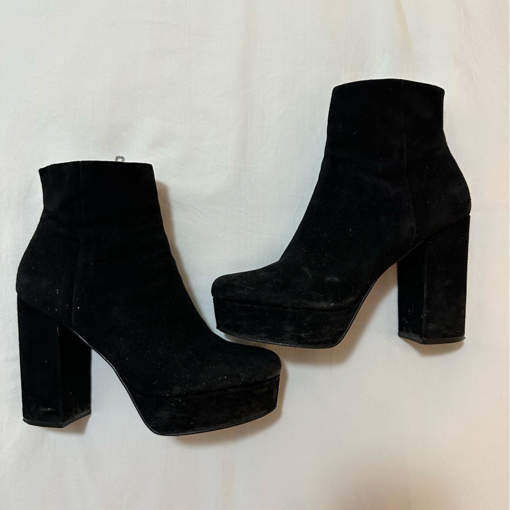 Steve Madden Black Heeled Boots for Stylish Comfort